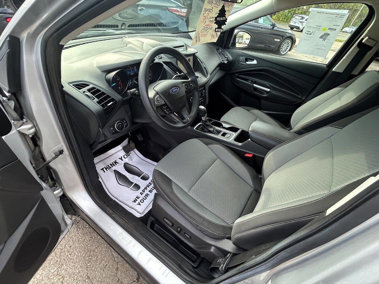 Used 2017 Ford Escape SE w/ Equipment Group 201A image 6