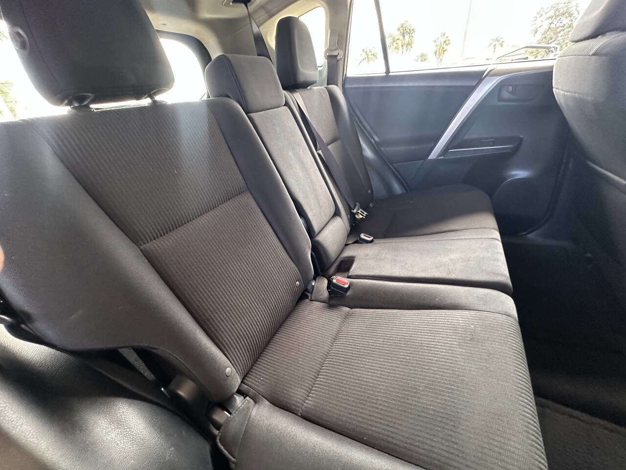 Used 2016 Toyota RAV4 LE FWD image 12