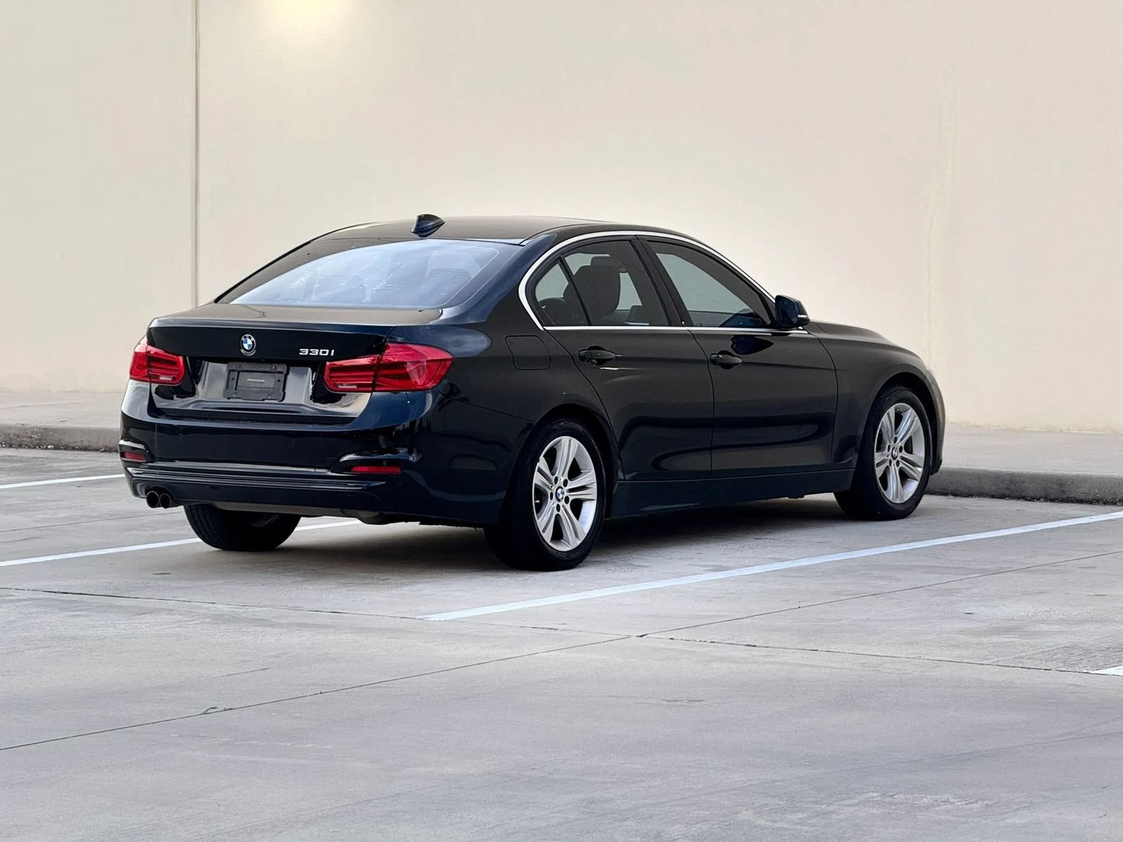 Used 2017 BMW 330i Sedan RWD image 7