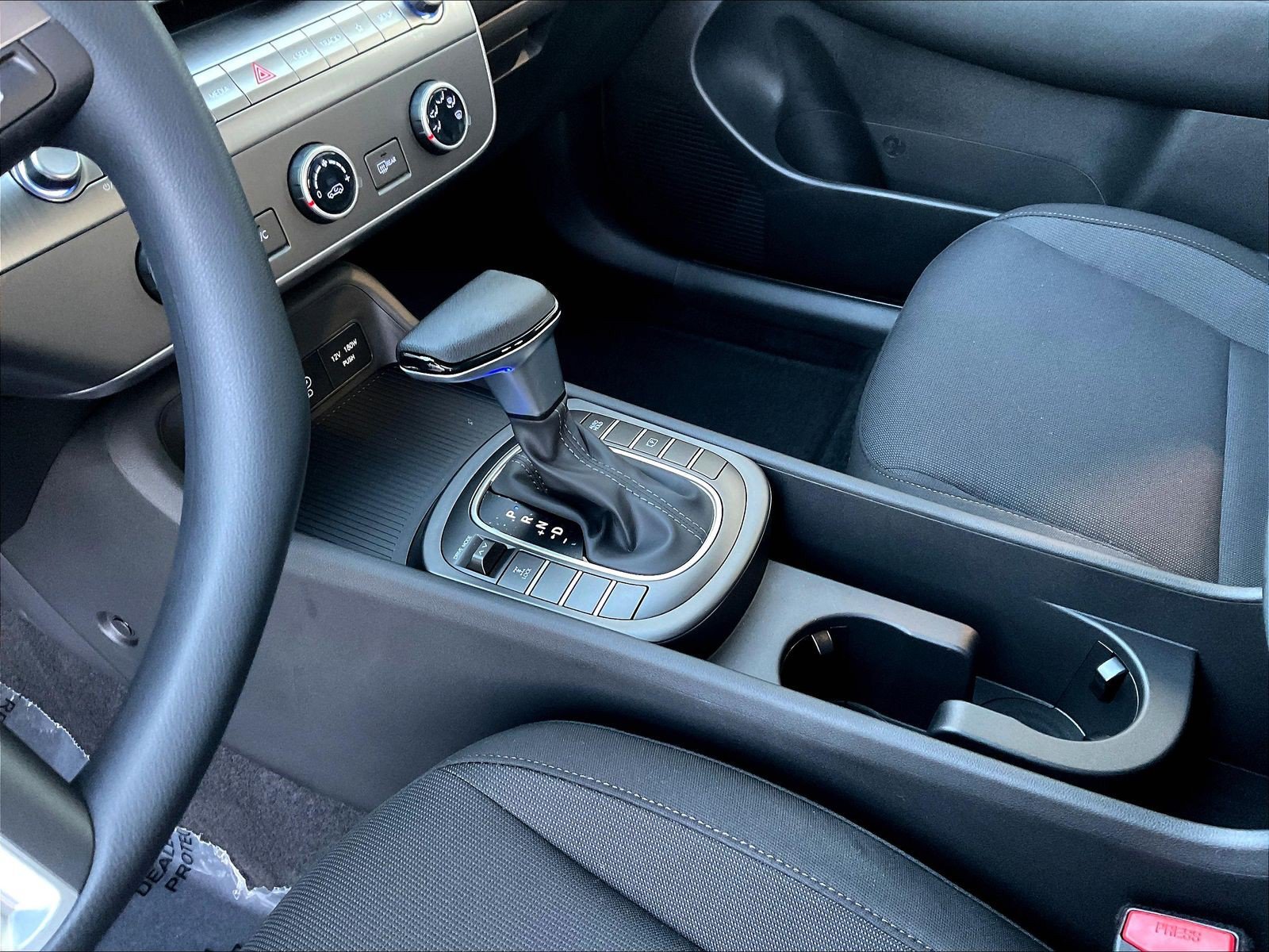 New 2027 Hyundai Kona SE AWD/4WD image 12