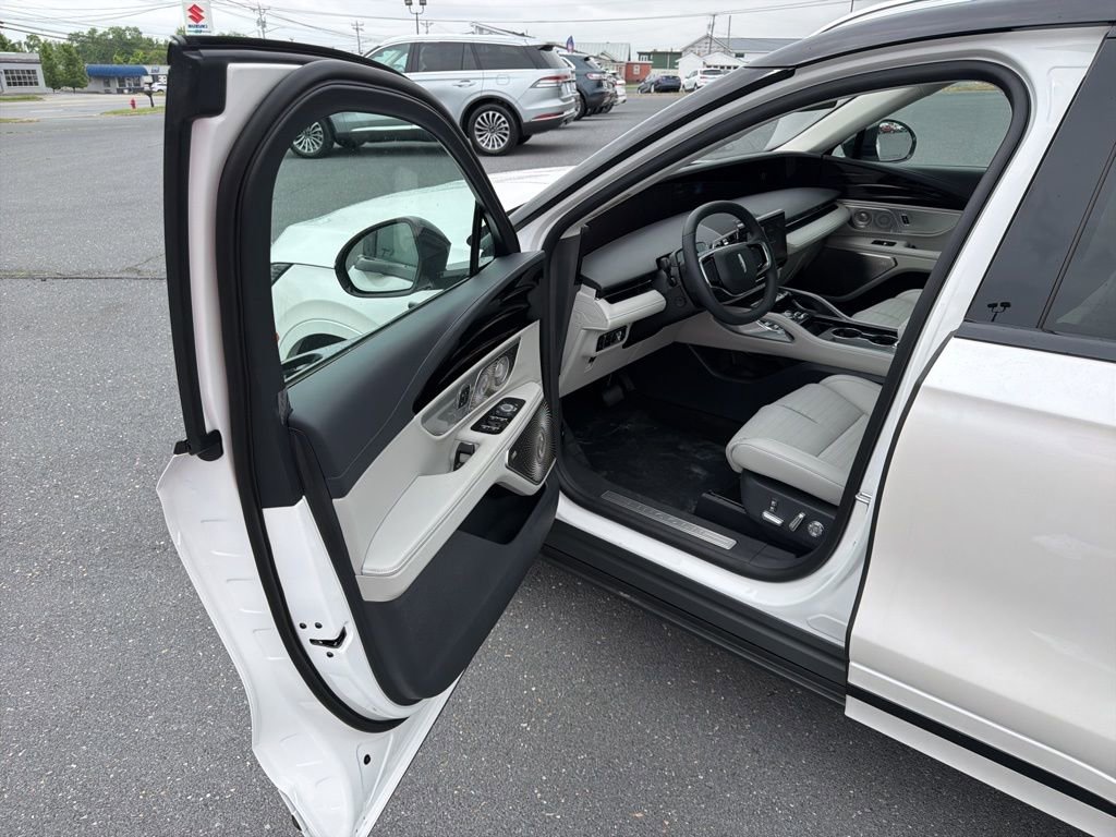 New 2026 Lincoln Nautilus Reserve AWD/4WD image 14