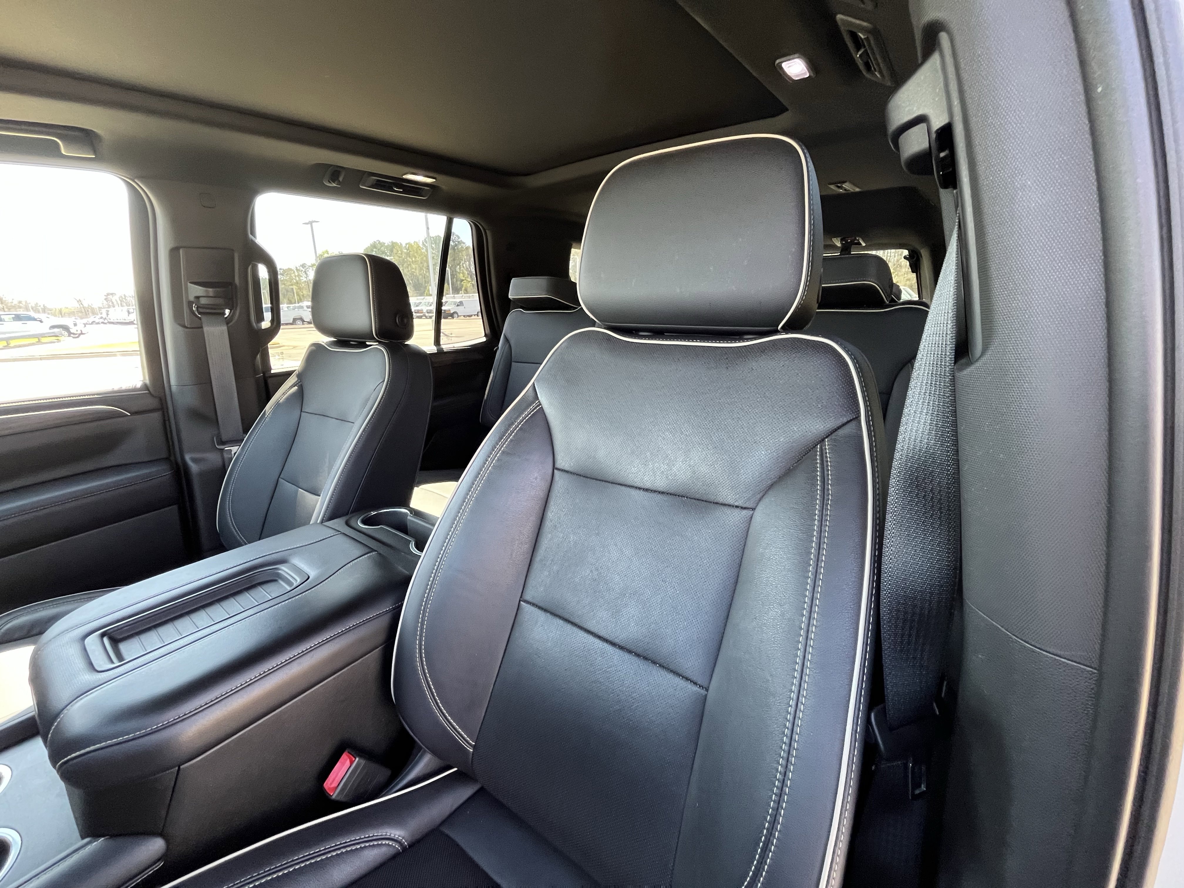 Used 2021 GMC Yukon SLT w/ SLT Luxury Plus Package image 15