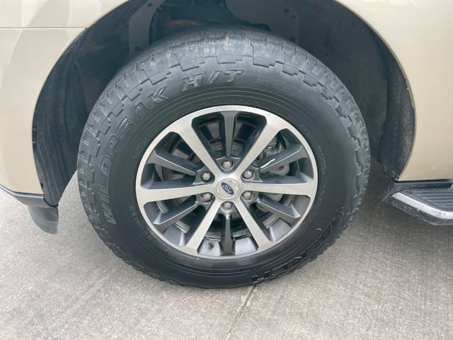 Used 2018 Ford Expedition Max XLT w/ Equipment Group 202A AWD/4WD image 29