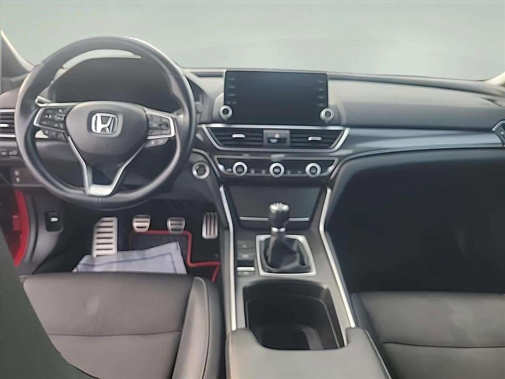 Used 2018 Honda Accord Sport image 11
