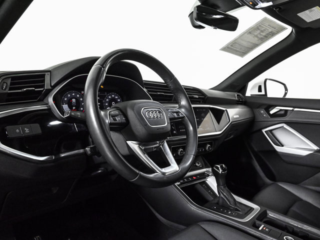 Used 2023 Audi Q3 2.0T Premium w/ Convenience Package AWD/4WD image 10