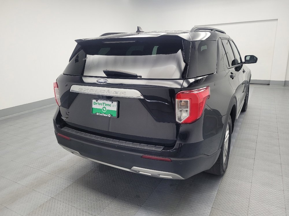 Used 2023 Ford Explorer XLT w/ Equipment Group 202A image 7