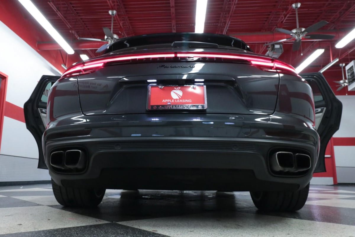 Used 2018 Porsche Panamera Turbo Sport Turismo AWD/4WD image 37