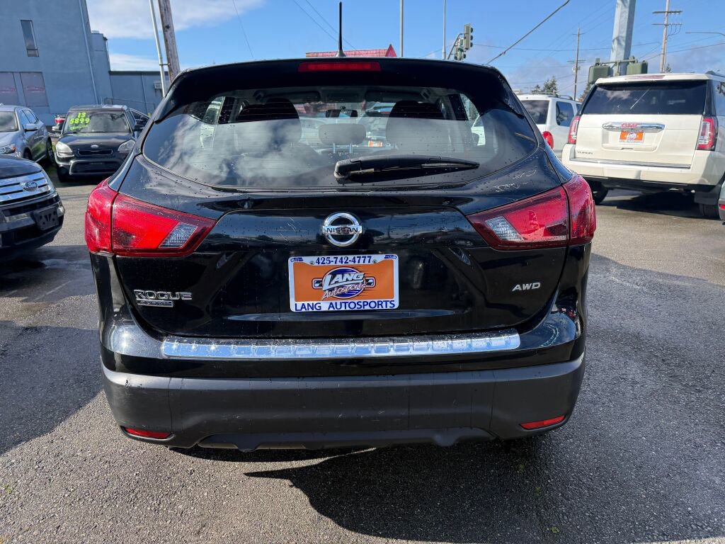 Used 2017 Nissan Rogue Sport S w/ S Appearance Package image 5