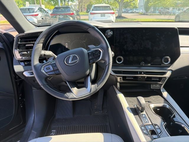 Used 2024 Lexus RX 350 Premium w/ Accessory Package AWD/4WD image 11