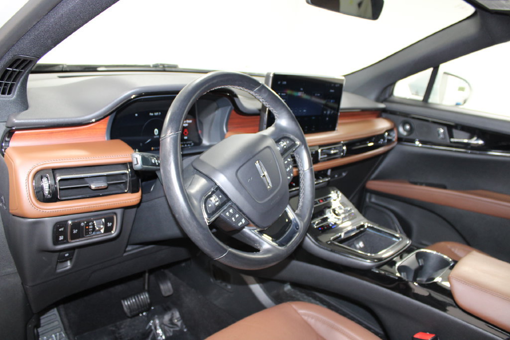 Used 2023 Lincoln Nautilus Reserve w/ Equipment Group 201A AWD/4WD image 14