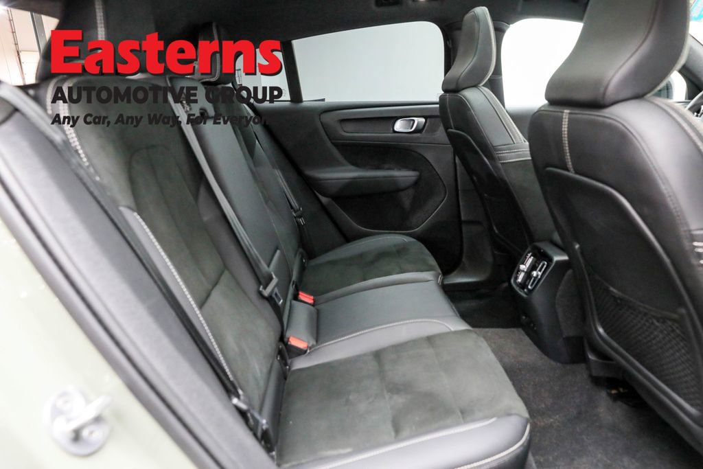 Used 2023 Volvo C40 P8 Recharge Plus w/ Climate Package image 35