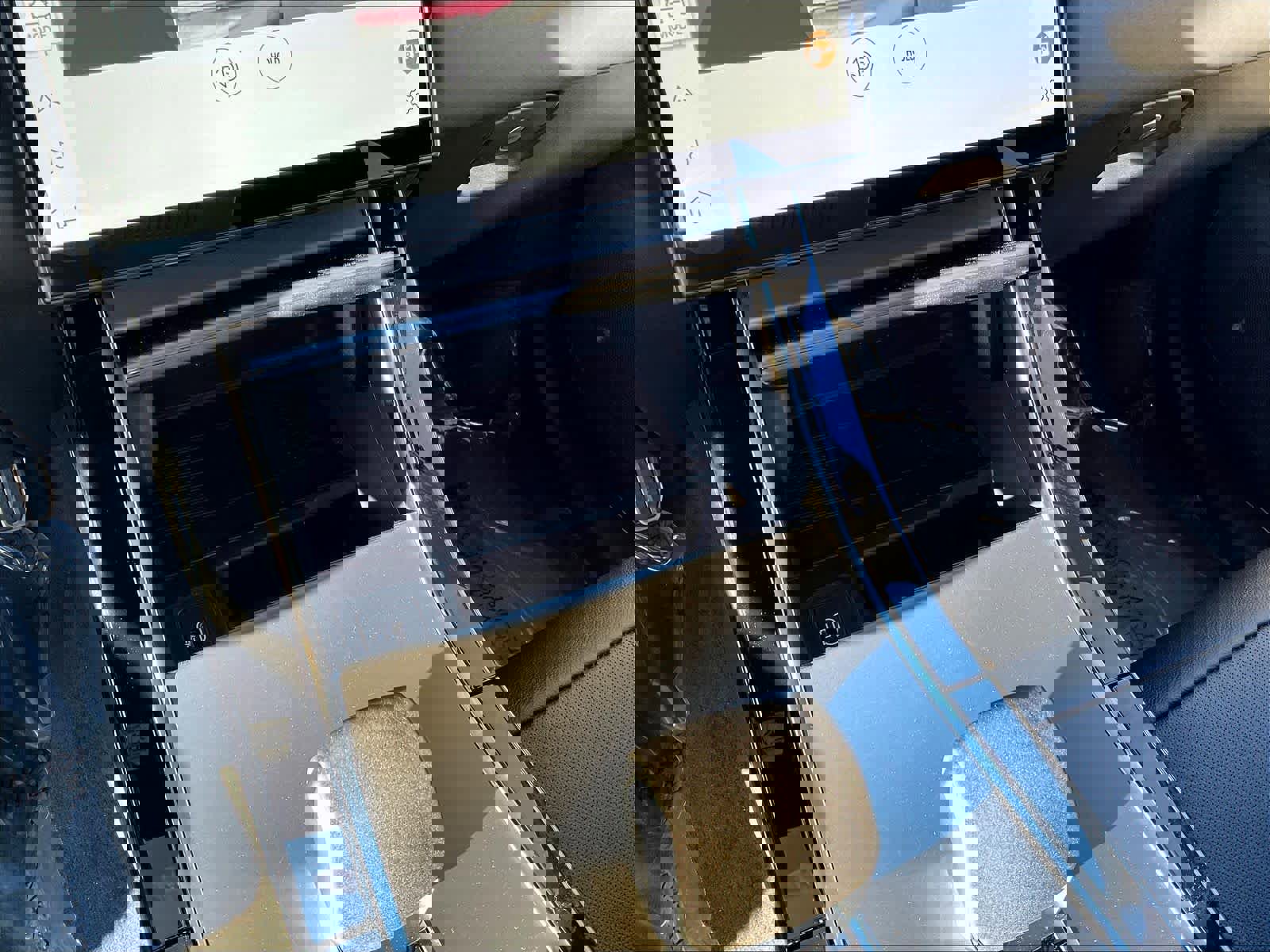 New 2025 Land Rover Range Rover Velar Dynamic SE AWD/4WD image 21