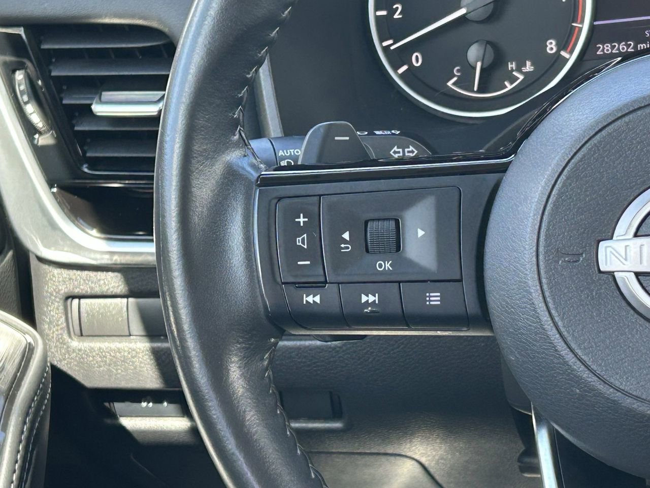 Certified 2023 Nissan Rogue SL image 25