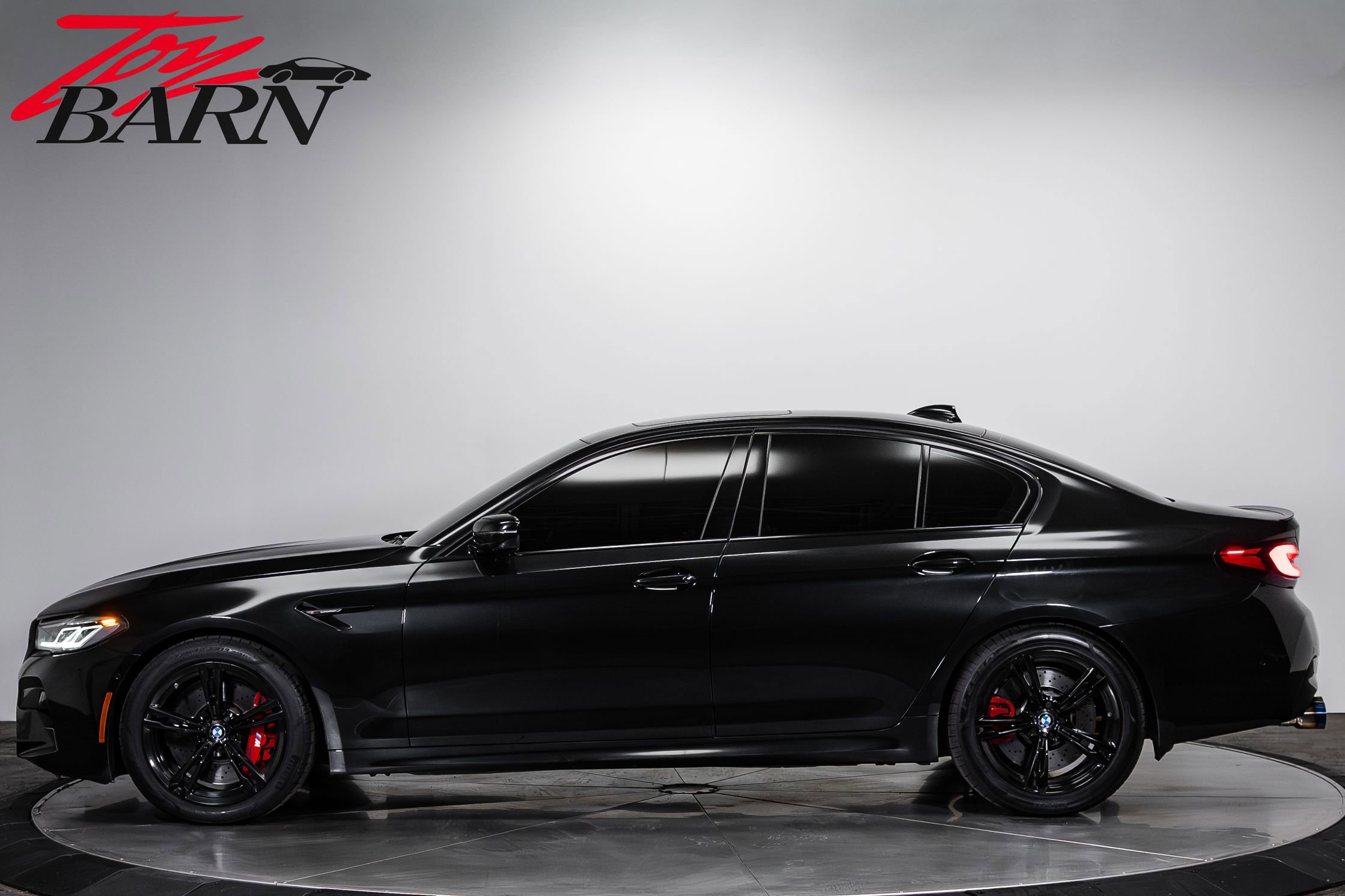 Used 2022 BMW M5 w/ Executive Package AWD/4WD image 2