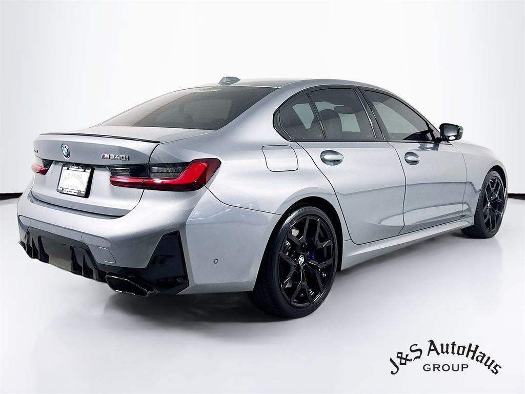 Used 2025 BMW M340i xDrive w/ Premium Package image 7