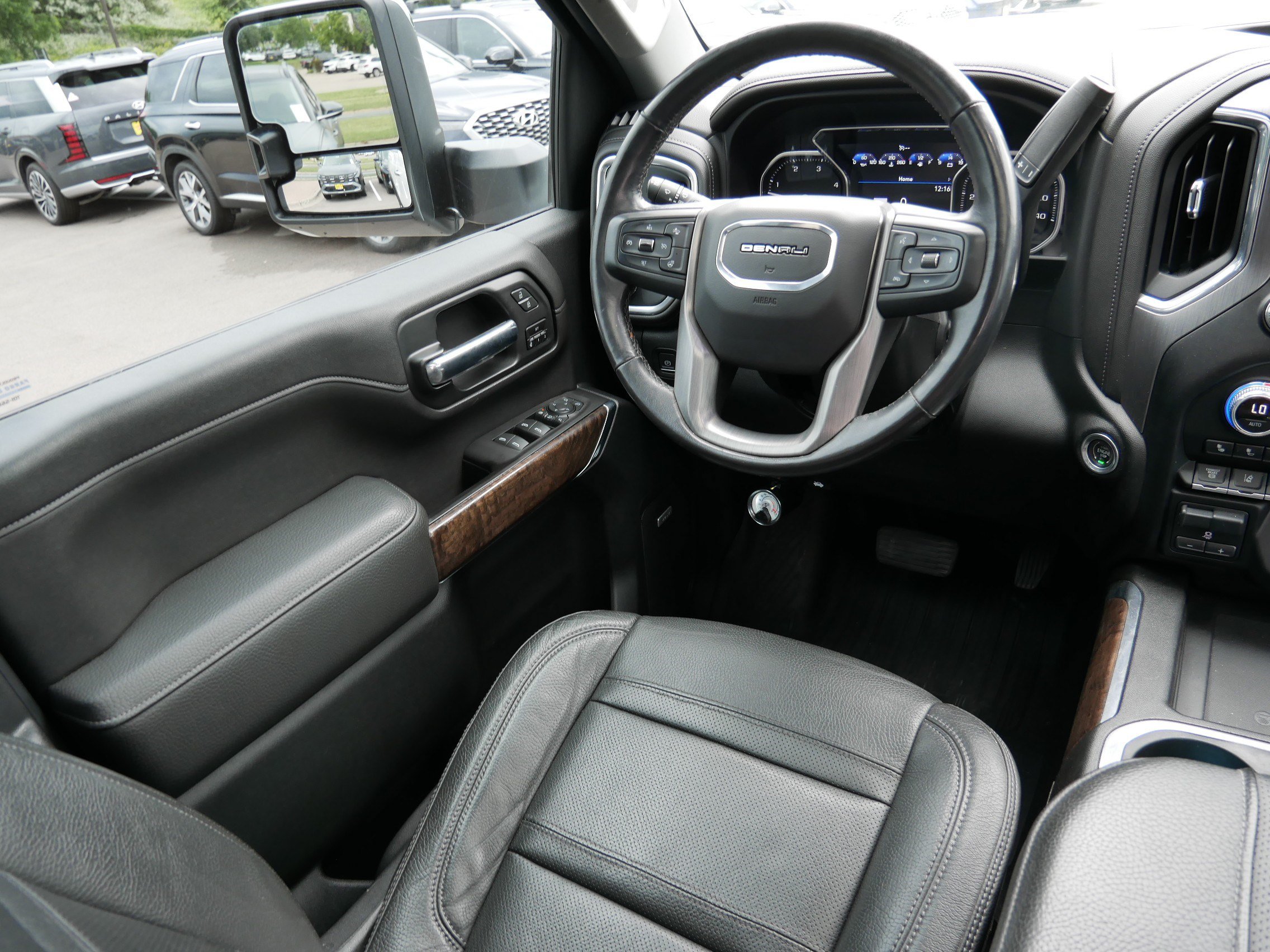Used 2020 GMC Sierra 3500 Denali w/ Denali Ultimate Package AWD/4WD image 9