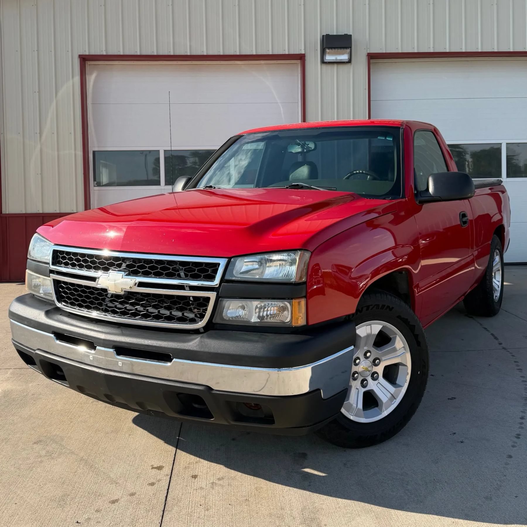 Used 2006 Chevrolet Silverado 1500 W/T RWD image 3
