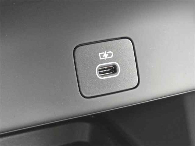 New 2025 Land Rover Discovery Sport S image 8
