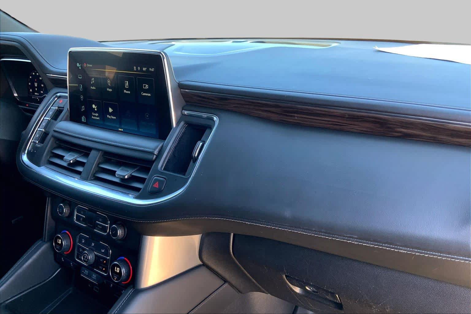 Used 2022 Chevrolet Suburban LT w/ LT Signature Package AWD/4WD image 18