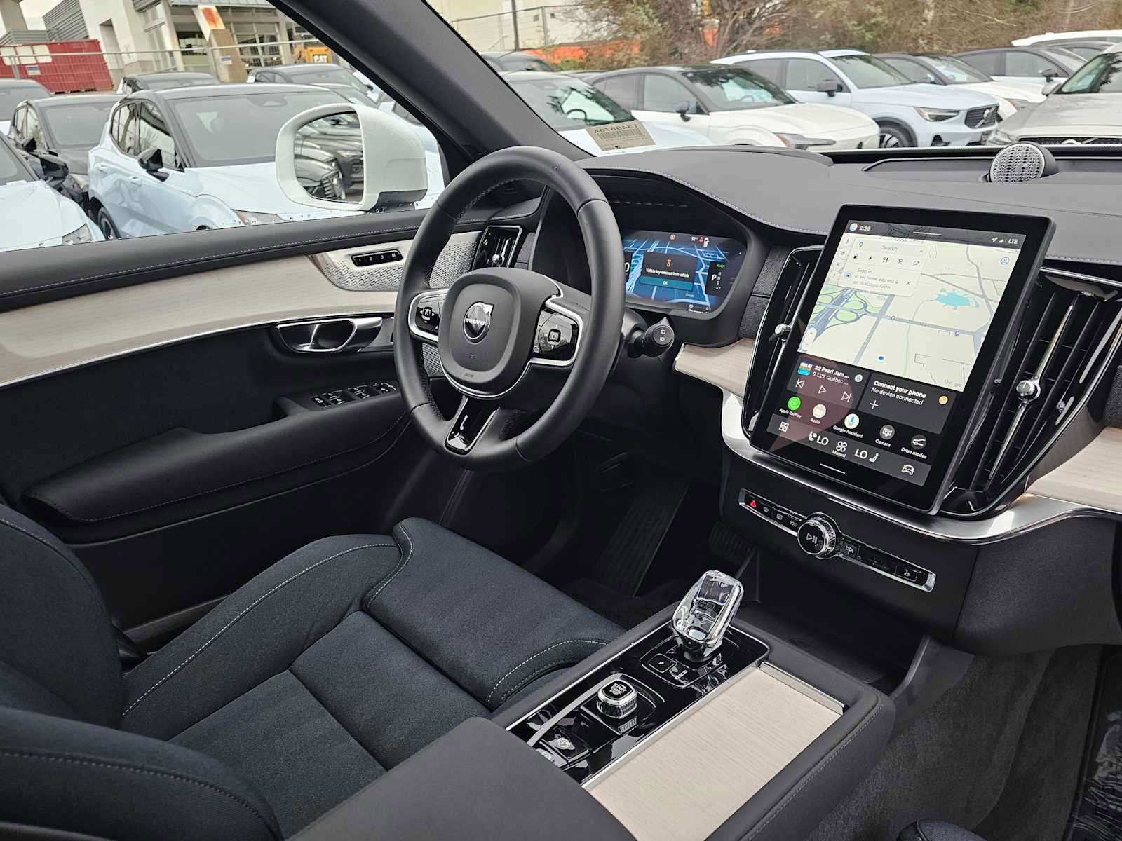 Certified 2025 Volvo XC90 T8 Ultra image 10