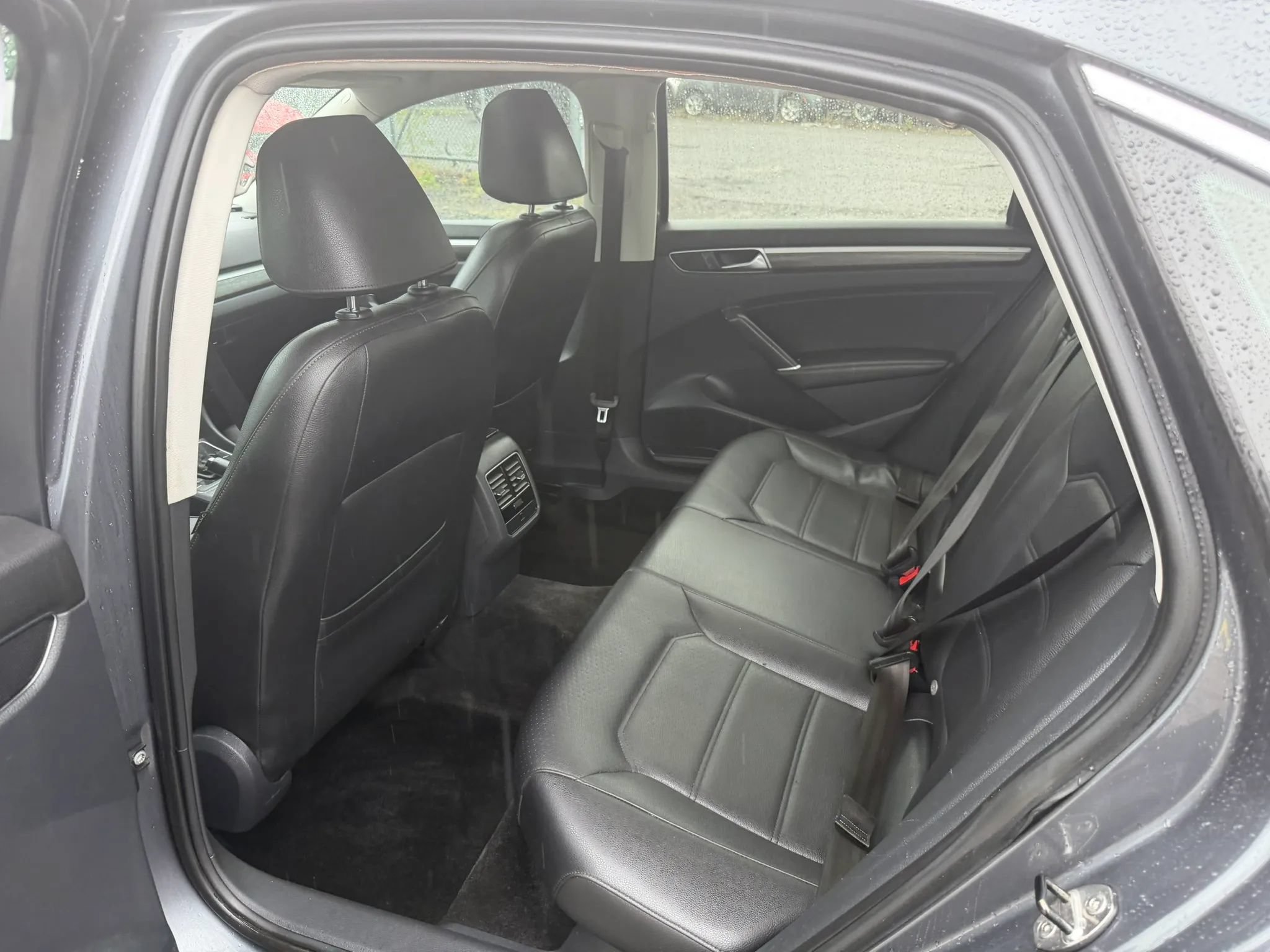 Used 2017 Volkswagen Passat 1.8T SE FWD image 27