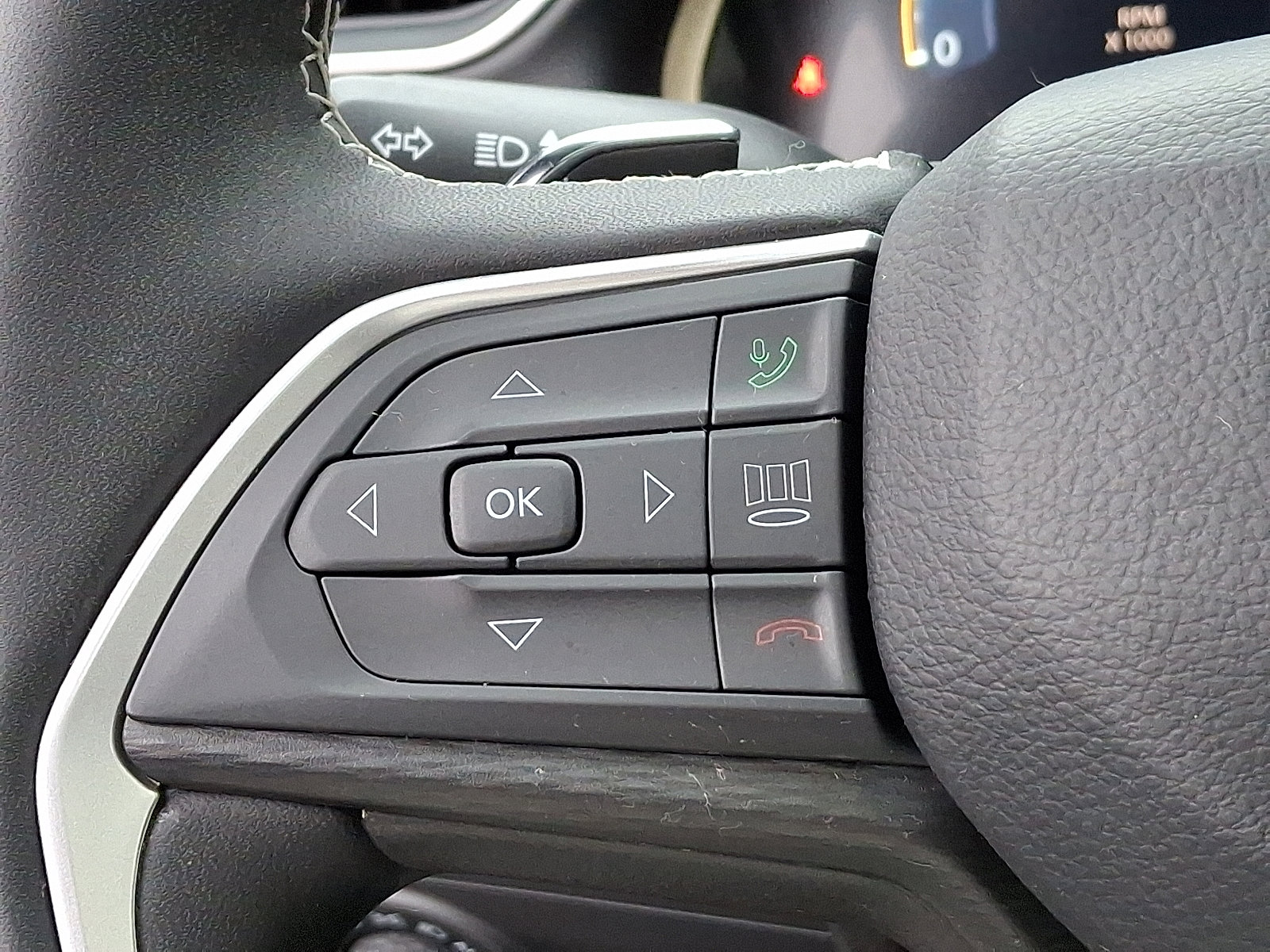 Certified 2024 Jeep Grand Cherokee L Laredo w/ Luxury Tech Group I image 23