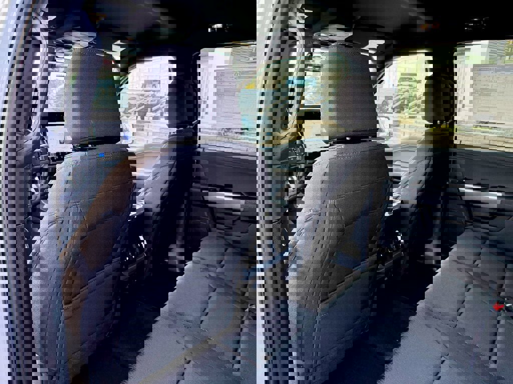 New 2025 Ford F150 XLT w/ Equipment Group 302A MID image 11