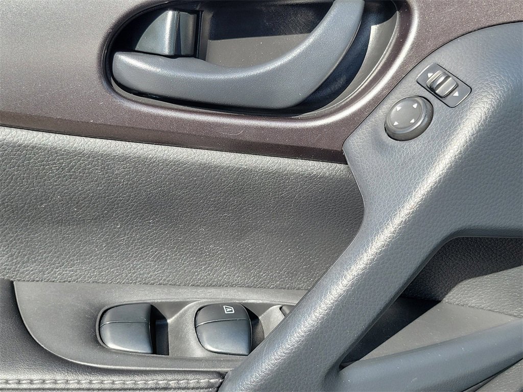 Used 2021 Nissan Rogue Sport S image 13