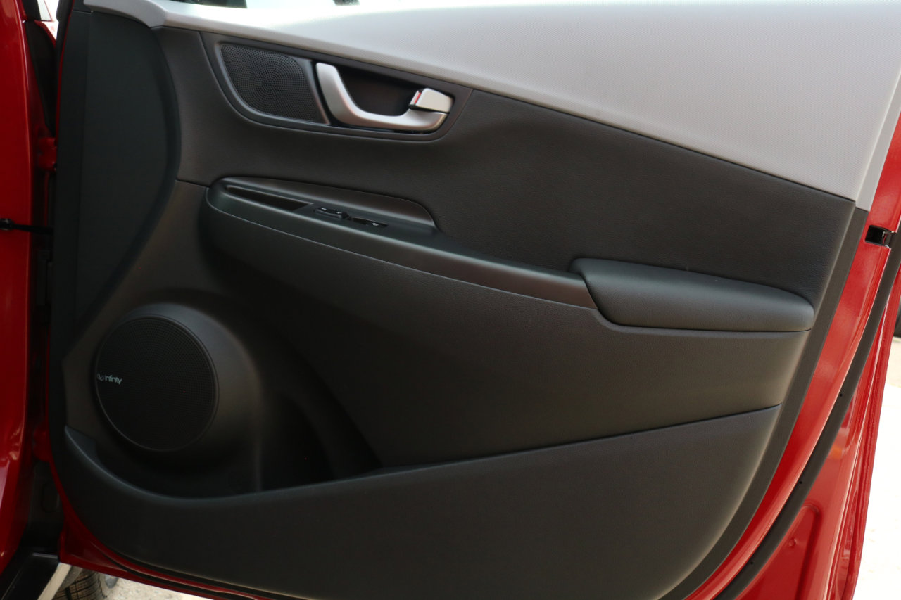 Used 2021 Hyundai Kona Limited w/ Winter Weather Package image 40