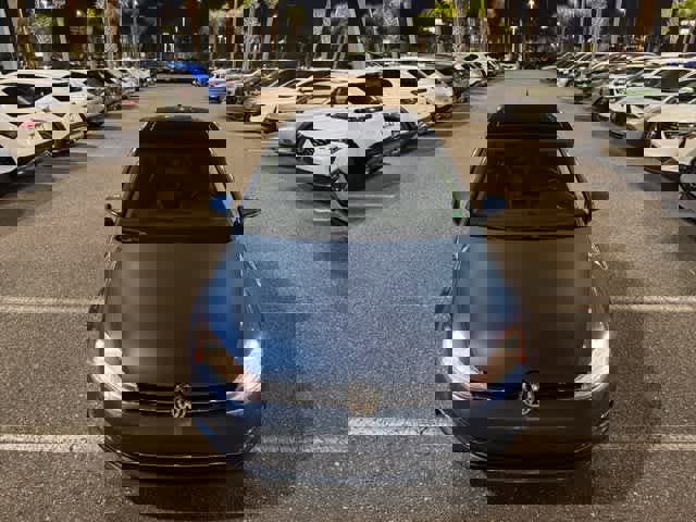 Used 2021 Volkswagen Golf 4-Door image 4