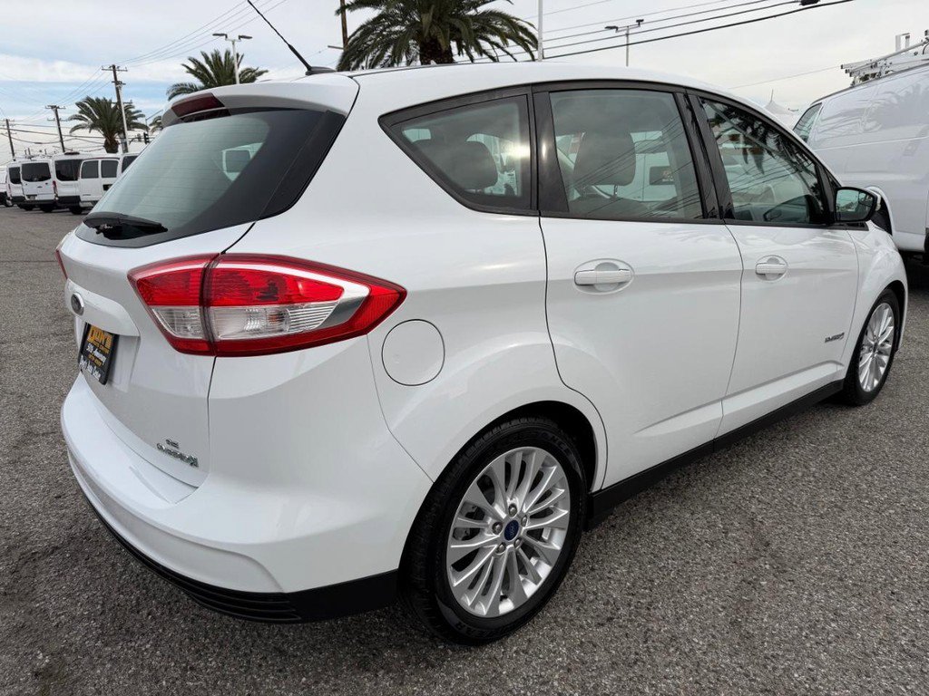 Used 2017 Ford C-MAX SE w/ Interior Protection Package image 9