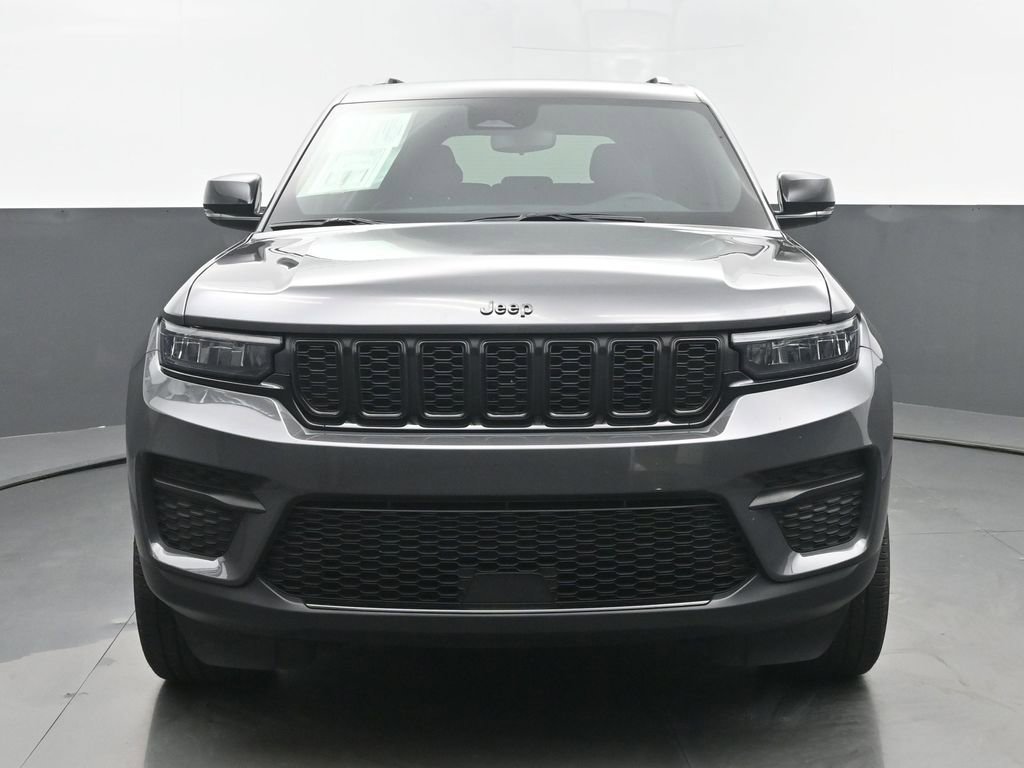 Used 2024 Jeep Grand Cherokee Altitude image 8
