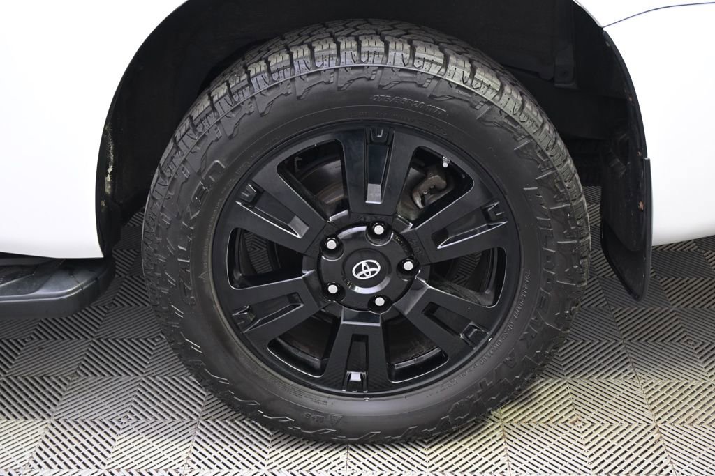 Used 2018 Toyota Sequoia TRD Sport AWD/4WD image 20
