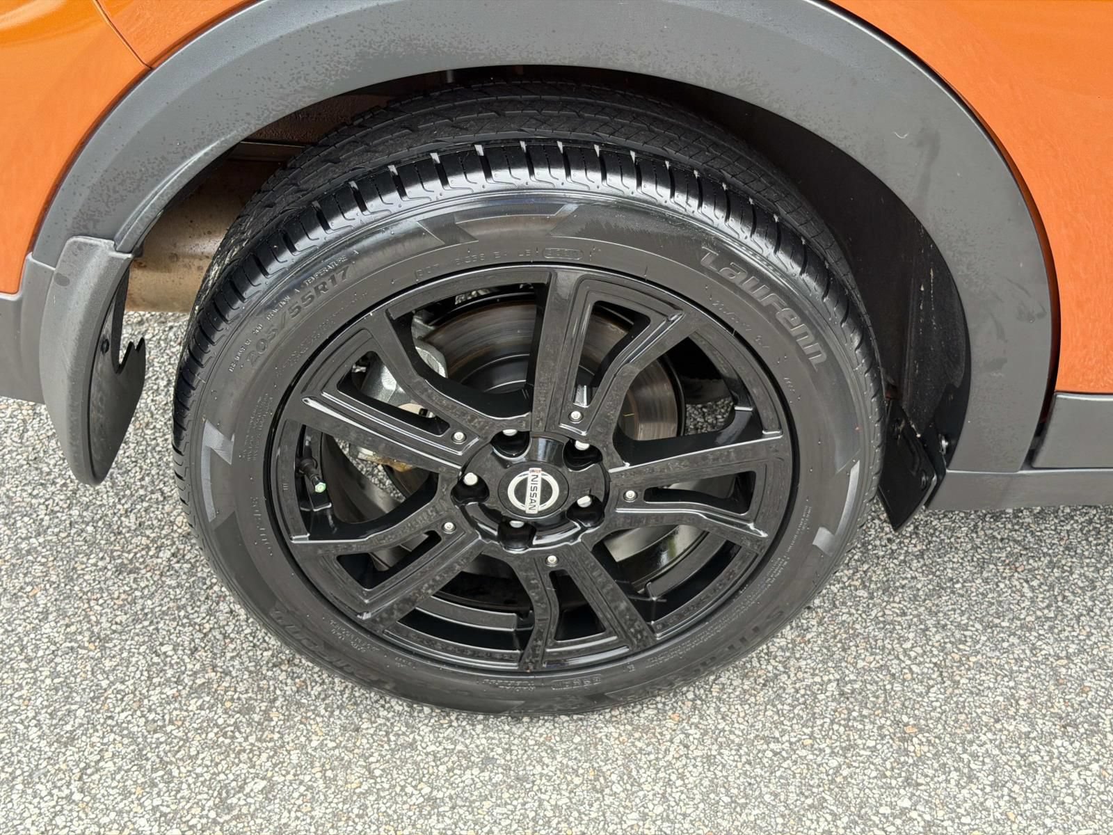 Used 2021 Nissan Kicks SR w/ SR Premium Package FWD image 17