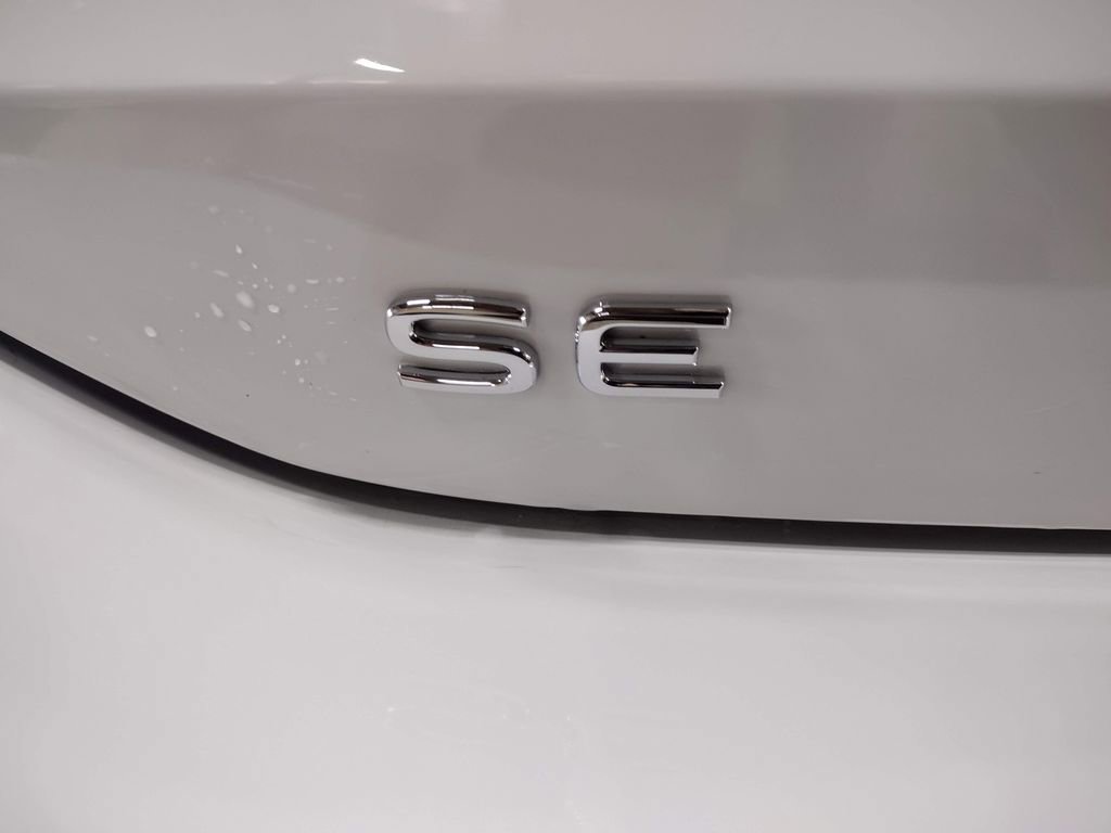 New 2026 Volkswagen Tiguan SE image 14