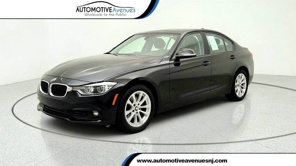 Used 2018 BMW 320i xDrive Sedan w/ Convenience Package