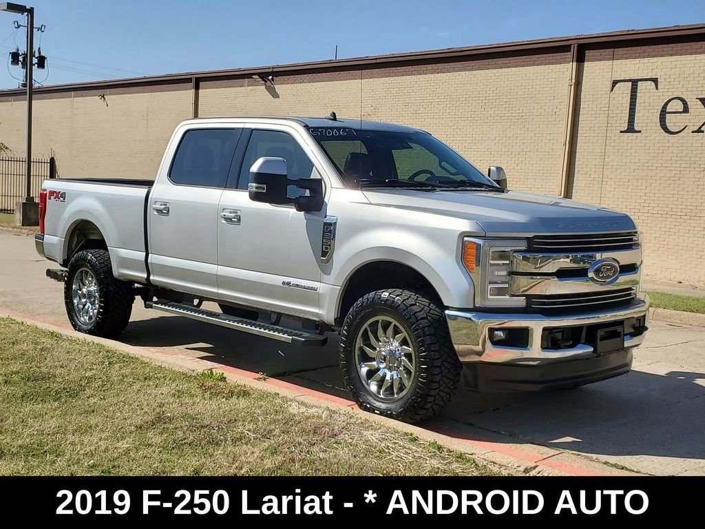 Used 2019 Ford F250 Lariat w/ Lariat Ultimate Package image 3