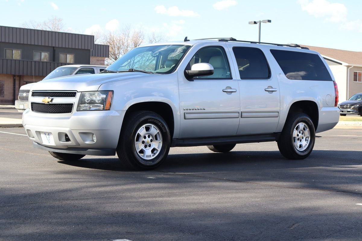 Used 2013 Chevrolet Suburban LT image 11