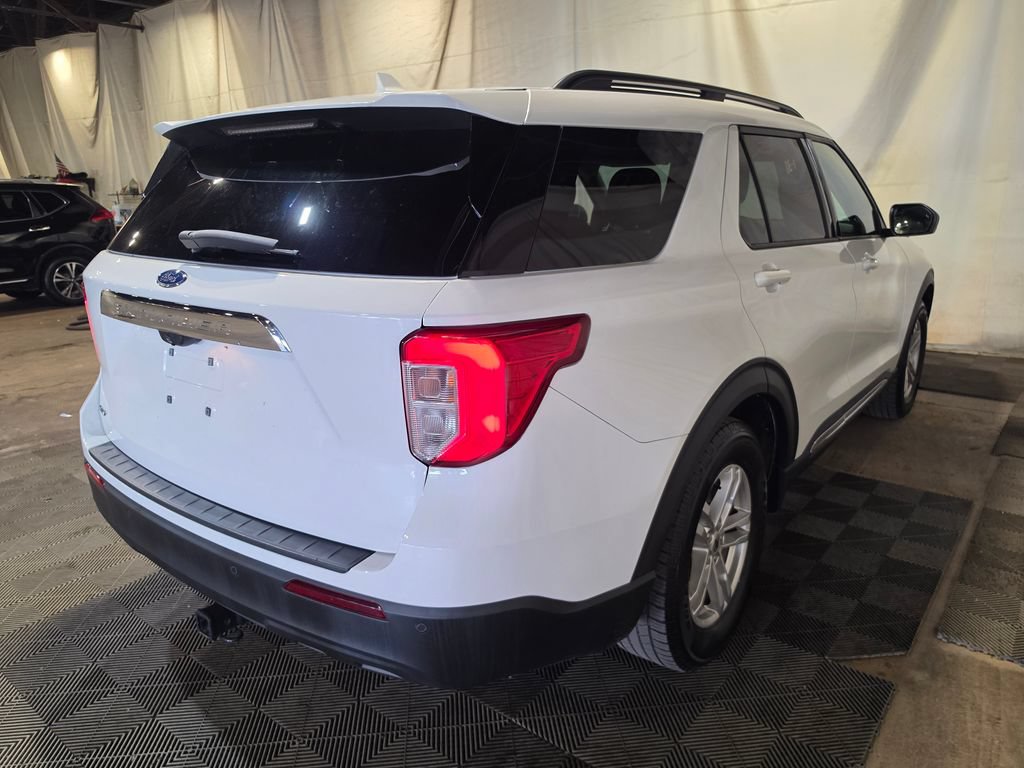 Used 2022 Ford Explorer XLT RWD image 2