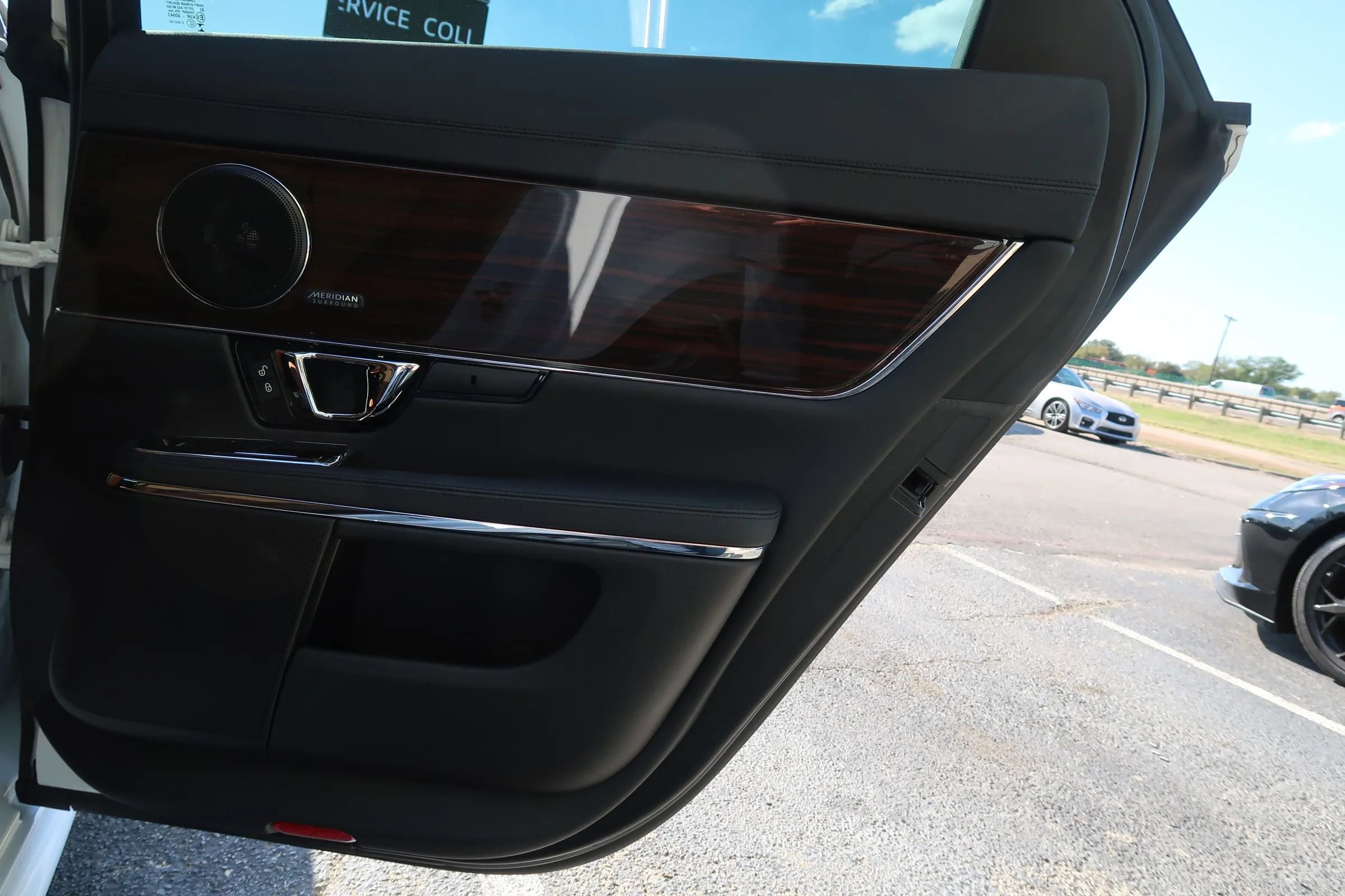 Used 2019 Jaguar XJ R-Sport image 47