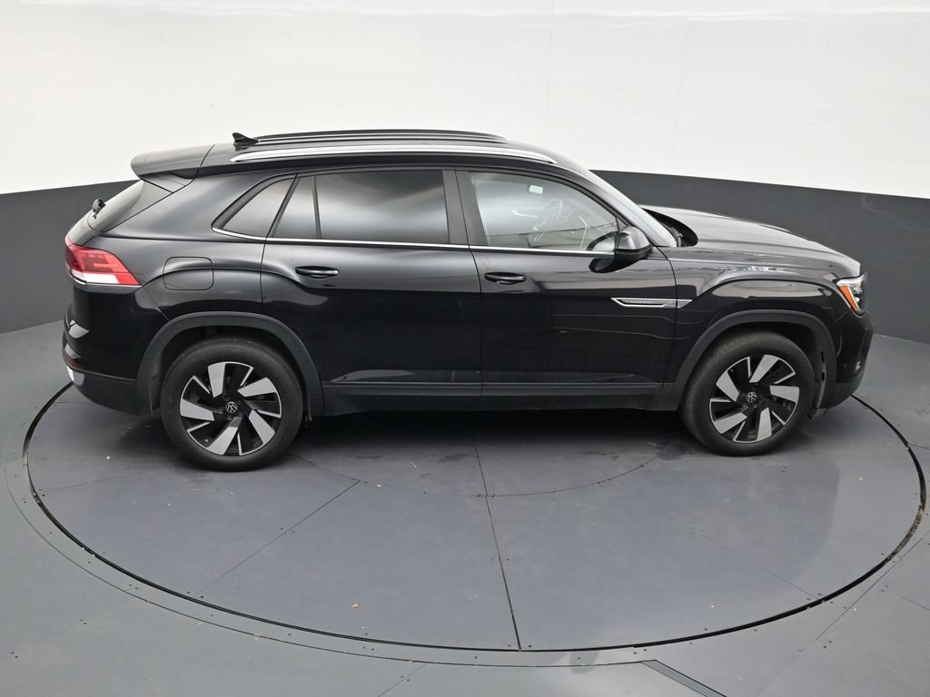 Used 2024 Volkswagen Atlas Cross Sport SE FWD image 17