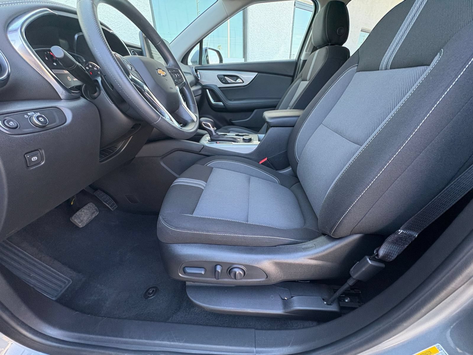 Used 2025 Chevrolet Blazer LT FWD image 29
