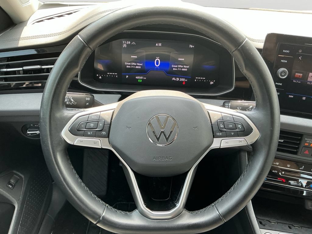 Used 2025 Volkswagen Jetta SE FWD image 19