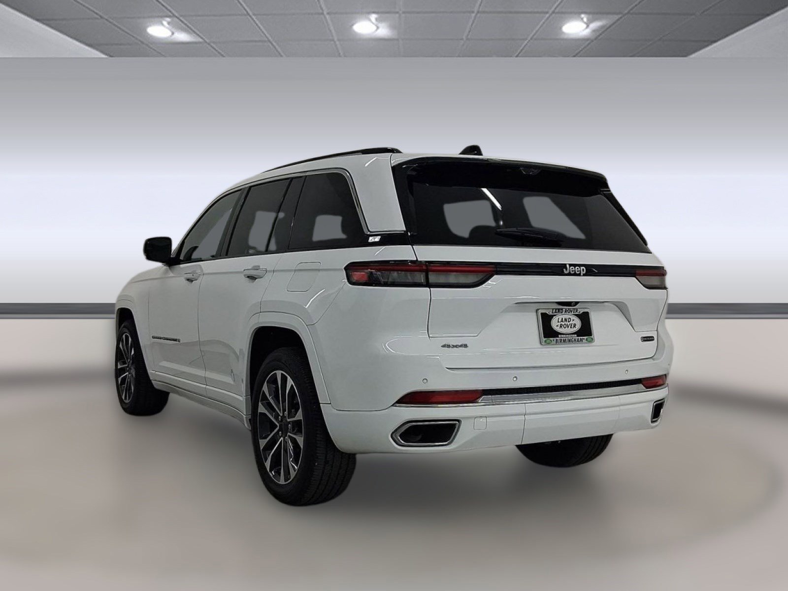 Used 2023 Jeep Grand Cherokee Overland w/ Adv Protech Group III image 3