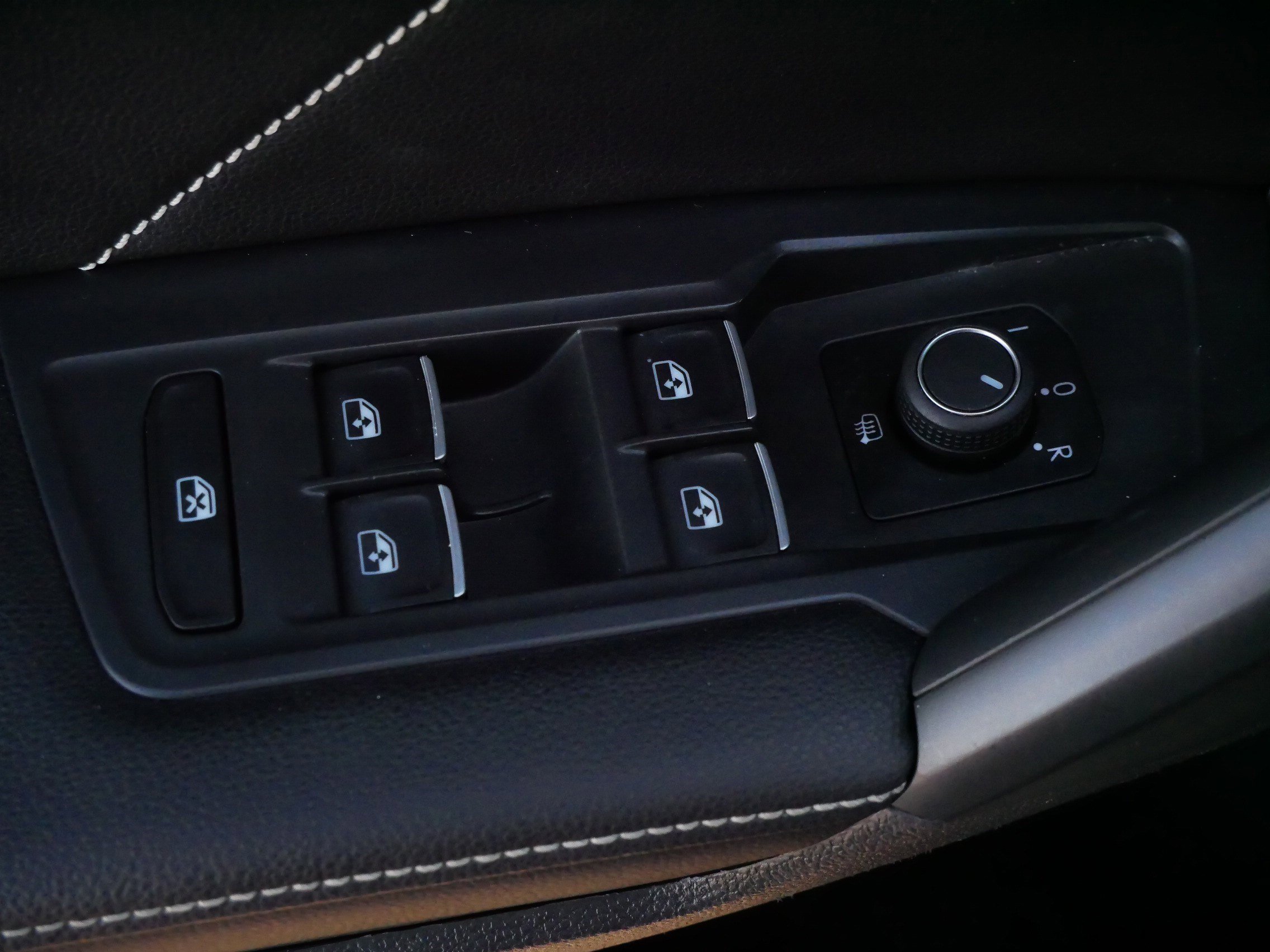 Certified 2023 Volkswagen Tiguan SE image 19