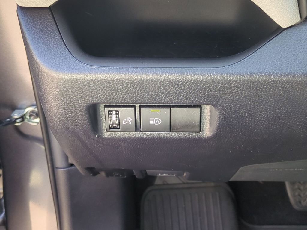 Used 2021 Toyota RAV4 XLE image 22