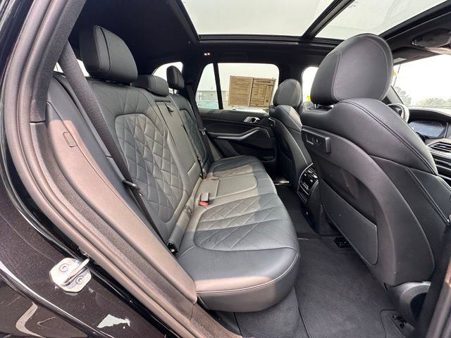 Used 2023 BMW X5 xDrive40i w/ Premium Package AWD/4WD image 34