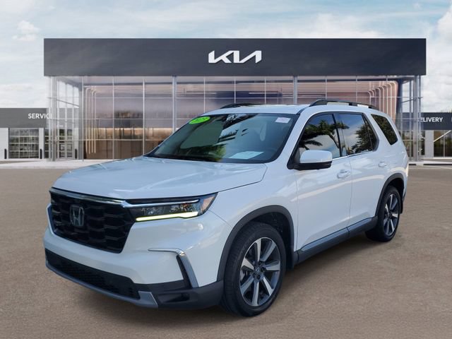 Used 2023 Honda Pilot Elite image 3