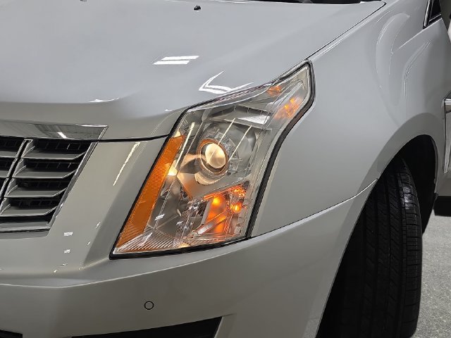 Used 2015 Cadillac SRX Luxury w/ Driver Awareness Package AWD/4WD image 30