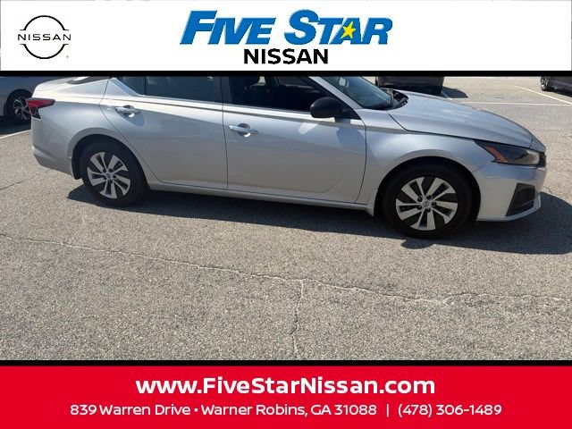 Used 2025 Nissan Altima 2.5 S FWD image 5